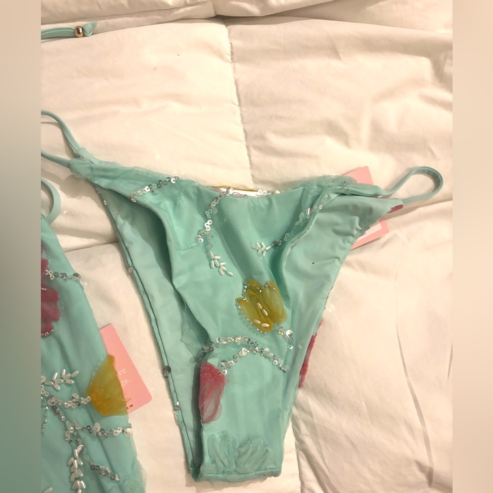 NWT BEADED BIKINI SET AND COVER UP SKIRT - Picture 4 of 4